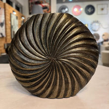 画像をギャラリービューアに読み込む, フラットな花瓶(放射状の曲線の広がり)|FLAT ROUND VASE ANT.GOLD/BLACK