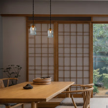 画像をギャラリービューアに読み込む, 安土草多 吹きガラス ペンダントライト 〈つりがね〉 L1