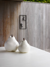 画像をギャラリービューアに読み込む, 天然粘土製の洋梨オブジェ|GARDECO pear