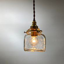 画像をギャラリービューアに読み込む, 安土草多|ペンダントライト 筒瓶 L9 – 揺らぎのある縦長シルエット